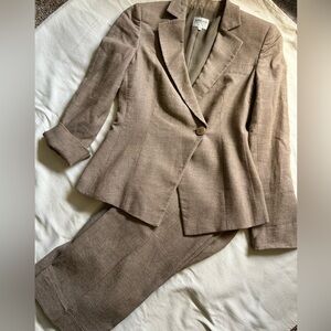 Armani Collezioni Women’s Pant Suit, Wide Leg; Classic; Flax Linen; Size 4